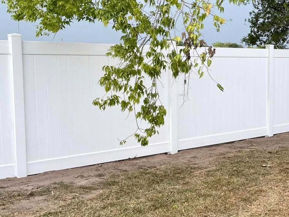 Vinyl fence options in the Branch, Louisiana area.