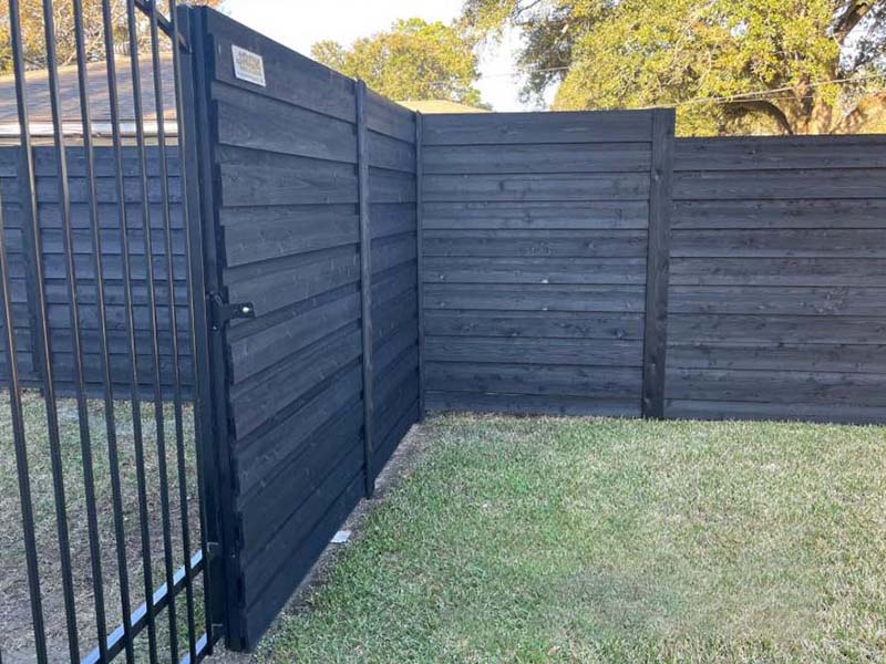 Lafayette, Louisiana Custom Wood Fence